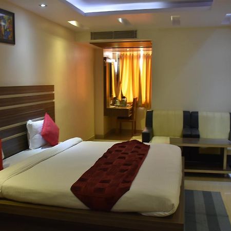 Hotel Saraswati Inn Aurangabad  Kültér fotó