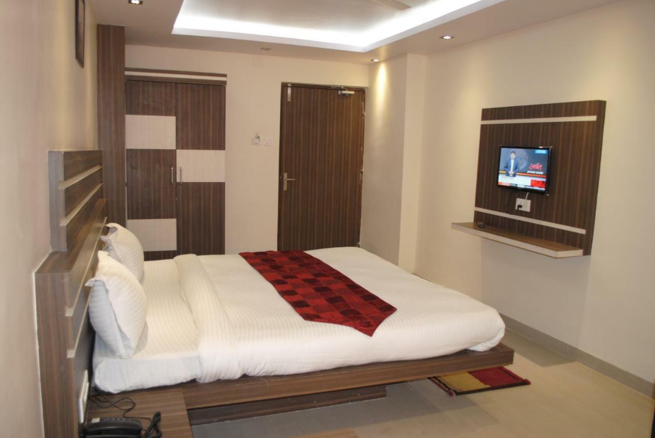 Hotel Saraswati Inn Aurangabad  Kültér fotó